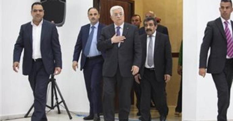 عباس يلوح بالاستقالة