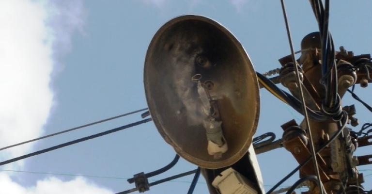 ازقة وممرات جناعة تغرق في الظلام ازقة وممرات جناعة تغرق في الظلام