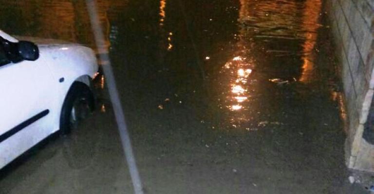 المجاري تُغرق منازل بالزرقاء الجديدة وتتسبب بخسائر بالاف الدنانير
