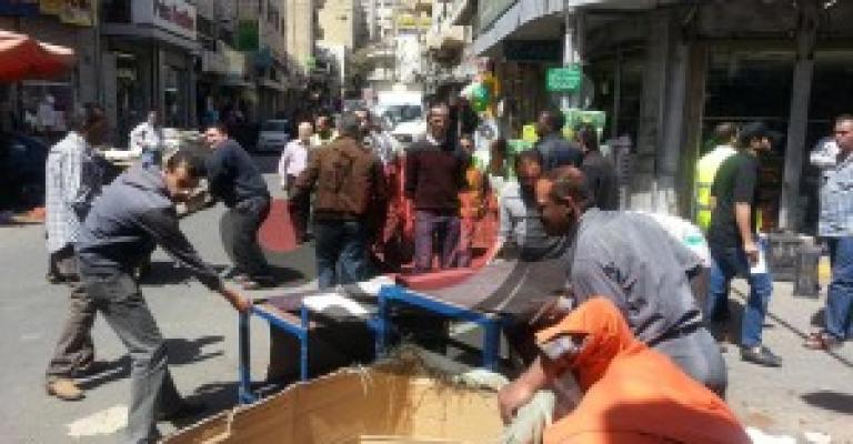 حملة مكثفة لإزالة البسطات مع اقتراب زيارة البابا حملة مكثفة لإزالة البسطات مع اقتراب زيارة البابا