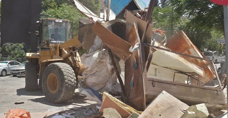 الأمانة تواصل حملة إزالة البسطات الأمانة تواصل حملة إزالة البسطات