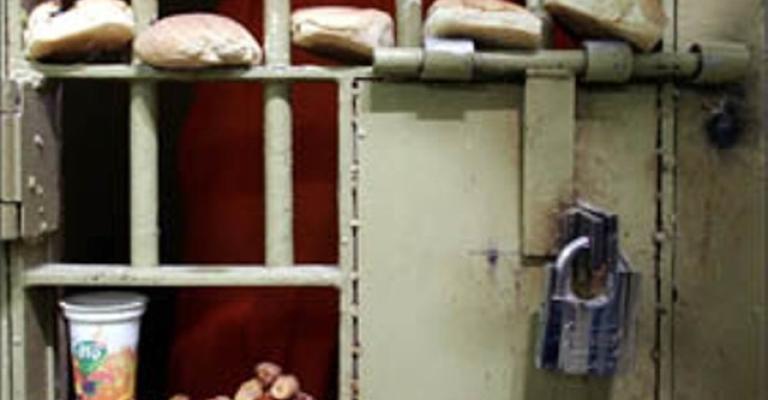 أسرى أردنيون يتجهون للإضراب