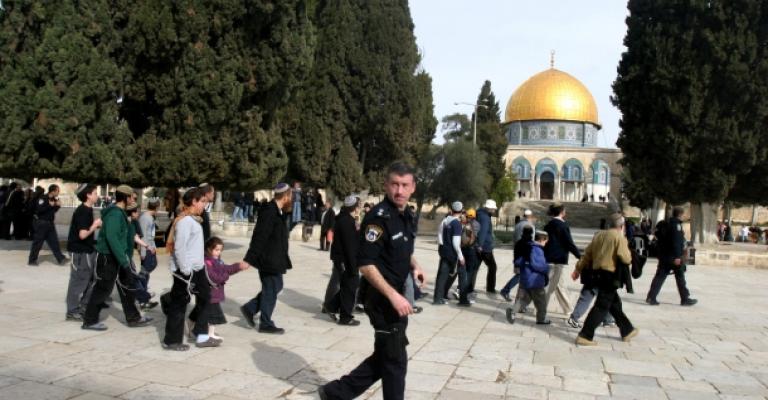 مستوطنون يقتحمون المسجد الأقصى مجدداً
