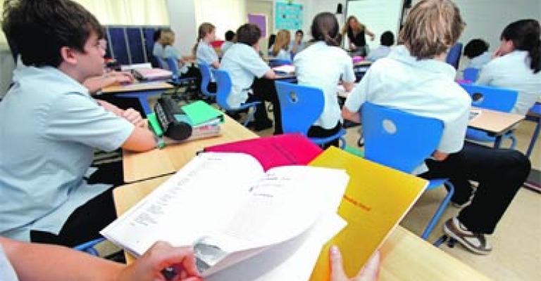 صراع "التربية" والمدارس الخاصة .. التنظيم والقوانين في وجه المال صراع "التربية" والمدارس الخاصة .. التنظيم والقوانين في وجه المال