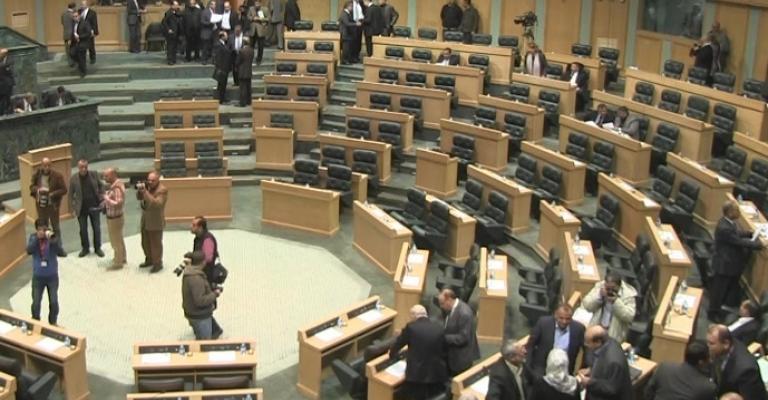 النواب يقرون "القضاء الإداري" و"التقاعد المدني"