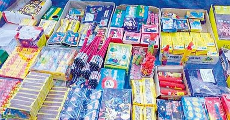 الأمانة: حملة تستهدف بسطات المفرقعات