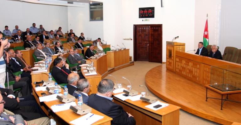 أعضاء بمجلس الأمانة يطالبون بالرد على "إساءة" النواب إثر حادثة "جرش"