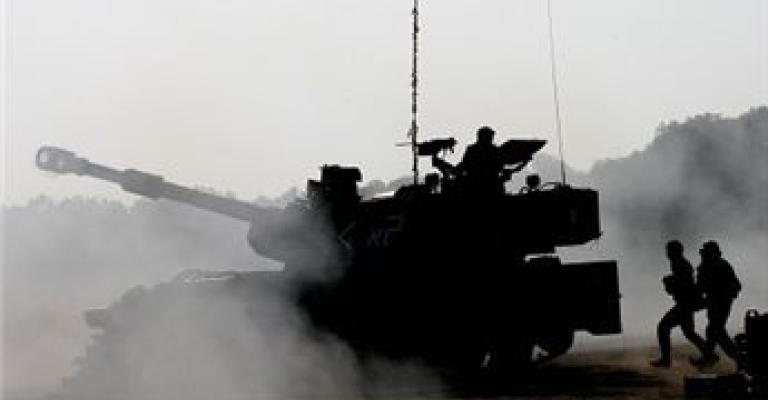 قصف مدفعي على جنوب القطاع بعد انفجار عبوة ناسفة قصف مدفعي على جنوب القطاع بعد انفجار عبوة ناسفة