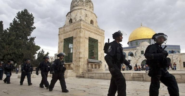 مؤسسة الأقصى لـ"عمّان نت": توتر في القدس والمصلون يتصدون للاعتداءات مؤسسة الأقصى لـ"عمّان نت": توتر في القدس والمصلون يتصدون للاعتداءات