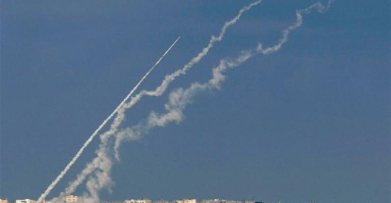 شهيدان بغارة جديدة على غزة..وصواريخ المقاومة تقصف تل أبيب