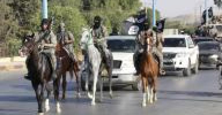 السعودية تعزز إجراءت الأمن علي الحدود مع العراق السعودية تعزز إجراءت الأمن علي الحدود مع العراق