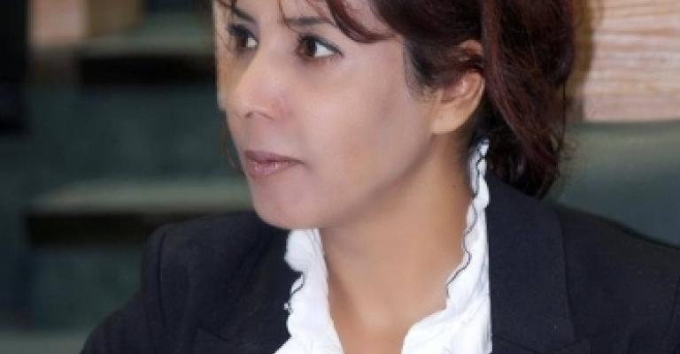 النائب سردية تدهس رجل أمن اثناء محاولتها اخراج عمها من مركز أمني 