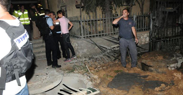 "القسام" تواصل قصف المدن الإسرائيلية وعزام الأحمد يغادر القاهرة "القسام" تواصل قصف المدن الإسرائيلية وعزام الأحمد يغادر القاهرة