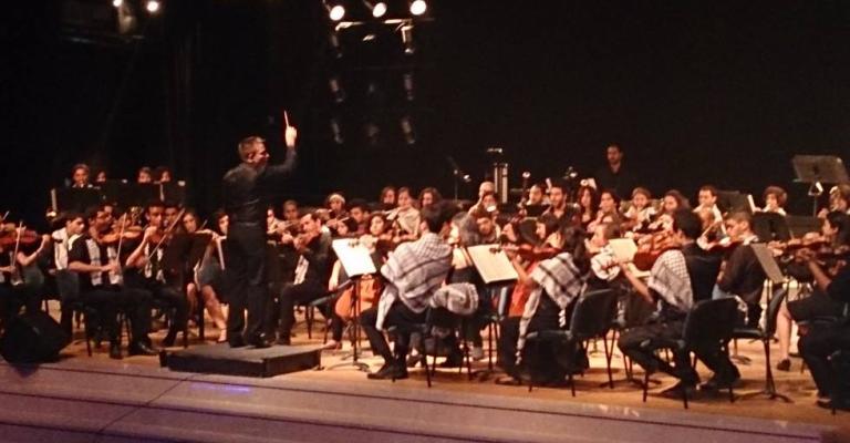 أوركسترا فلسطين للشباب تقيم حفلاً فنياً لدعم غزة 