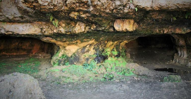 مغارة أثرية في منطقة عراق الأمير 