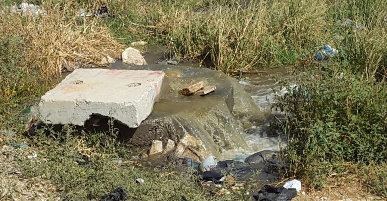 السلطة تتعهد بحل مشكلة فيضان مجاري وادي الحجر قبل العيد السلطة تتعهد بحل مشكلة فيضان مجاري وادي الحجر قبل العيد