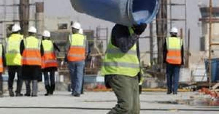 العمل: 99% من العاملين السوريين مخالفون العمل: 99% من العاملين السوريين مخالفون