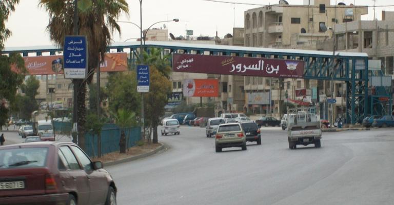 "الجمعيات الشهرية" ملاذ الزرقاويين من فوائد البنوك وتعقيداتها