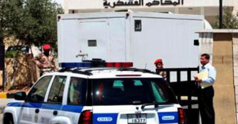 بدء محاكمة 4 متهمين لتجنيدهم مقاتلين لـ"داعش" بدء محاكمة 4 متهمين لتجنيدهم مقاتلين لـ"داعش"