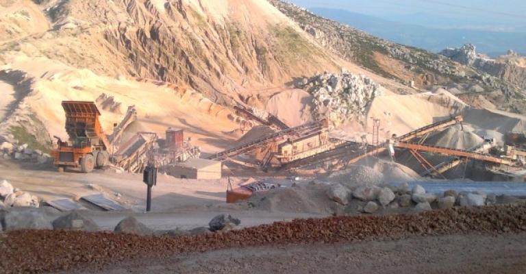 عجلون: اغلاق 50 مقلعاً حجرياً عجلون: اغلاق 50 مقلعاً حجرياً