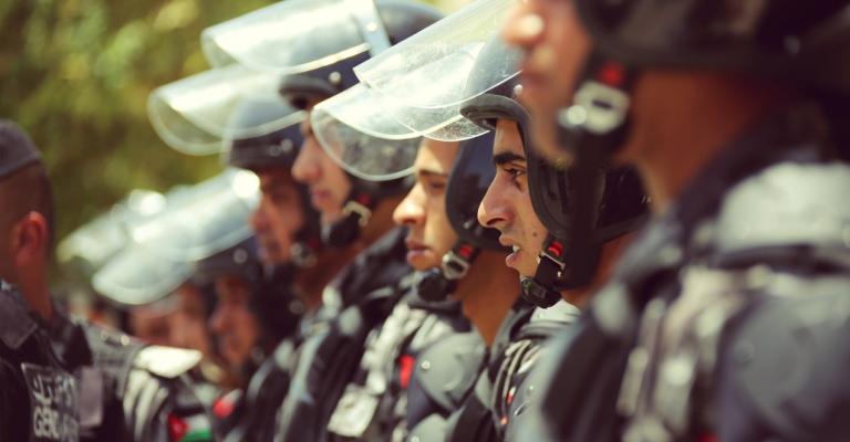 مخاوف من التضييق على الحريات بعد اعتقال 13 ناشطاً مخاوف من التضييق على الحريات بعد اعتقال 13 ناشطاً