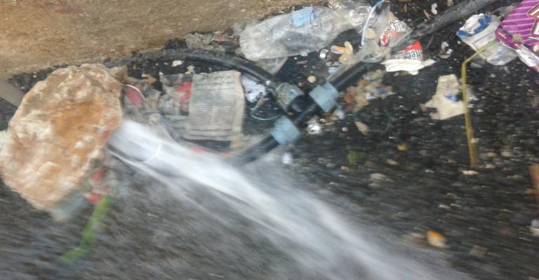 استياء من تلكؤ السلطة في اصلاح اعطال المياه بجبل الامير فيصل استياء من تلكؤ السلطة في اصلاح اعطال المياه بجبل الامير فيصل