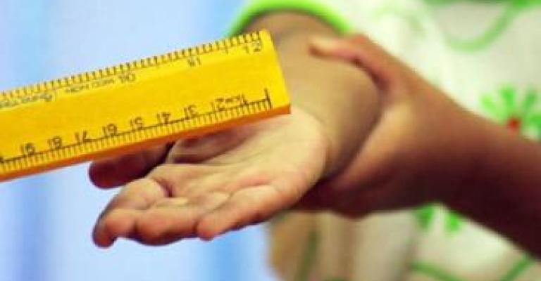 العنف بين الطلاب ظاهرة تنتشر في ظل غياب الرقابة العنف بين الطلاب ظاهرة تنتشر في ظل غياب الرقابة