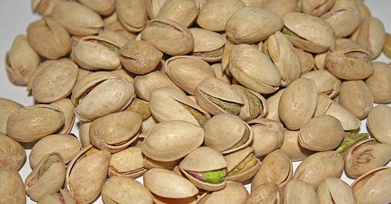 ضبط 14 طناً فستق حلبي فاسدة ضبط 14 طناً فستق حلبي فاسدة