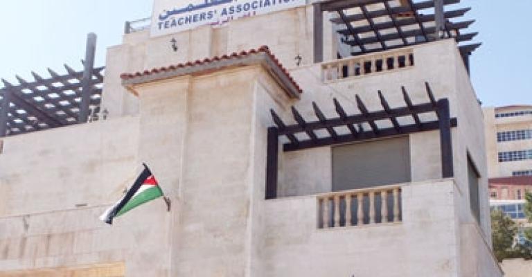 مسلحون يقتحمون مدرسة بالرويشد