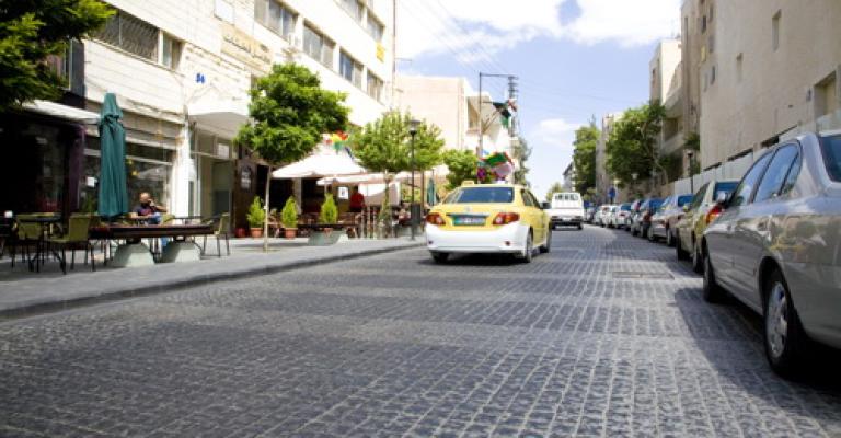 مشروع لإعادة تأهيل شارع الرينبو 