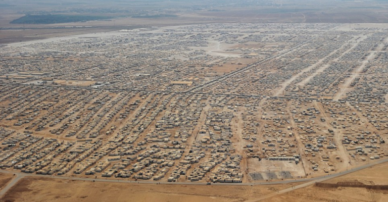 شبيب: اعادة النظر بعقود النقل في الزعتري 