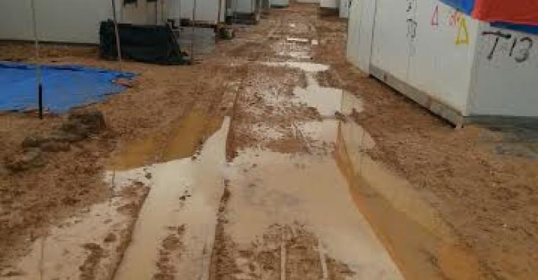 الأمطار تداهم مخيم الزعتري/ تصوير سائد حاج علي