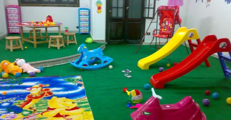 وزارة العمل تلزم القطاع الخاص إنشاء حضانات