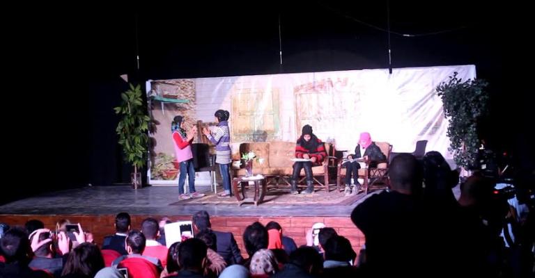 أطفال لاجئون يطلقون "رسالة من الزعتري" أطفال لاجئون يطلقون "رسالة من الزعتري"