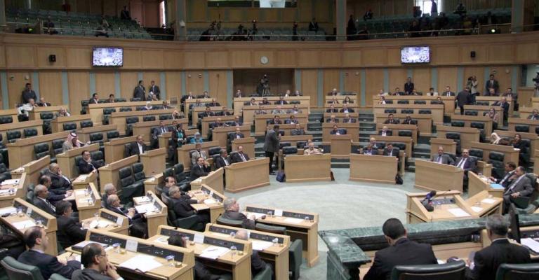 "النواب" يؤجل إقرار قانون الضريبة..وهجوم على مداهمات أمنية "النواب" يؤجل إقرار قانون الضريبة..وهجوم على مداهمات أمنية