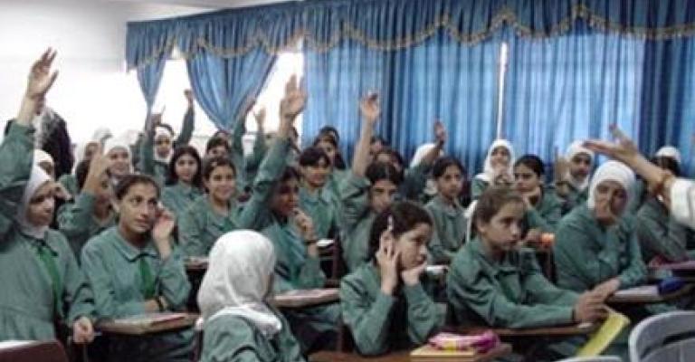 اكتظاظ طلابي نتيجة ازدياد أعداد اللاجئين يؤثر على نوعية تعليمهم اكتظاظ طلابي نتيجة ازدياد أعداد اللاجئين يؤثر على نوعية تعليمهم