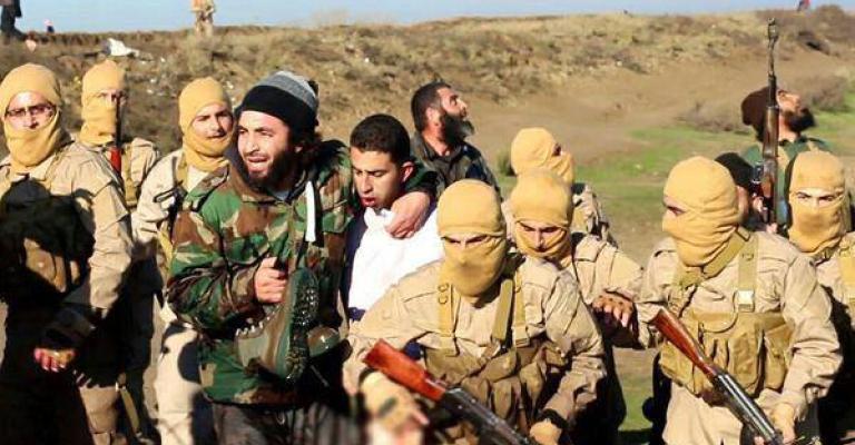 صفحات محسوبة على "داعش" تنشر صوراً لأسر طيار أردني