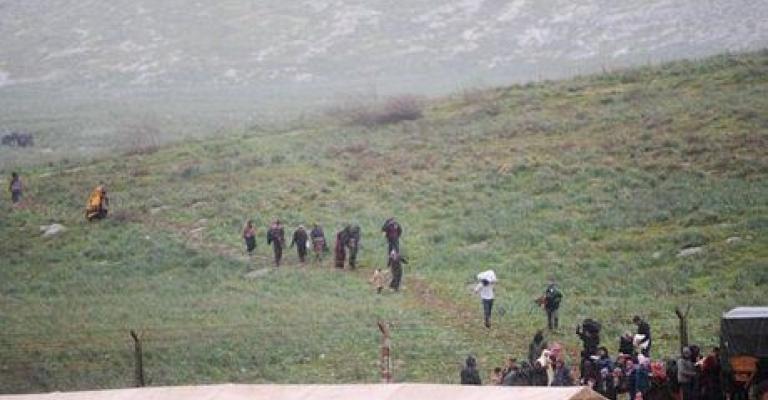 قوات حرس الحدود تستقبل 110 لاجئين سوريين