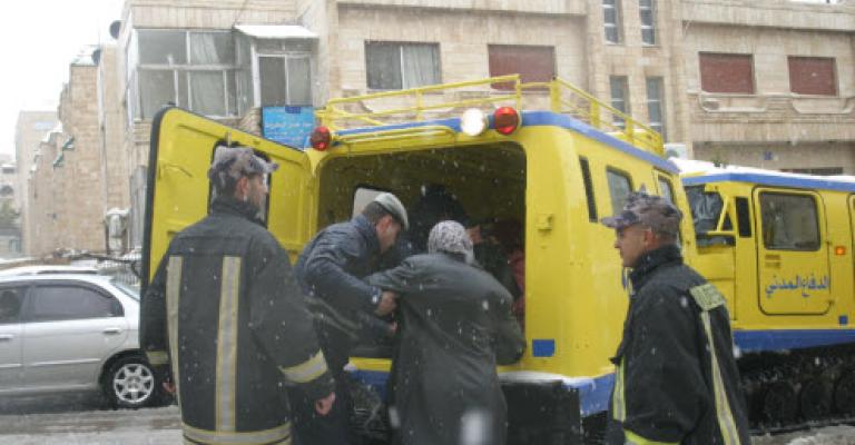 الدفاع المدني يتعامل مع 1130 حالة ولادة طارئة خلال العاصفة الدفاع المدني يتعامل مع 1130 حالة ولادة طارئة خلال العاصفة