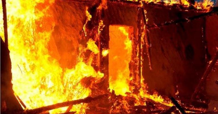 وفاة طفلة إثر حريق في محافظة العاصمة وفاة طفلة إثر حريق في محافظة العاصمة