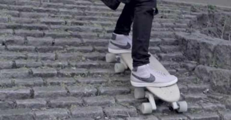 وفاة طفل بحادث في شارع الثقافة أثناء قيامة بالتزلج وفاة طفل بحادث في شارع الثقافة أثناء قيامة بالتزلج