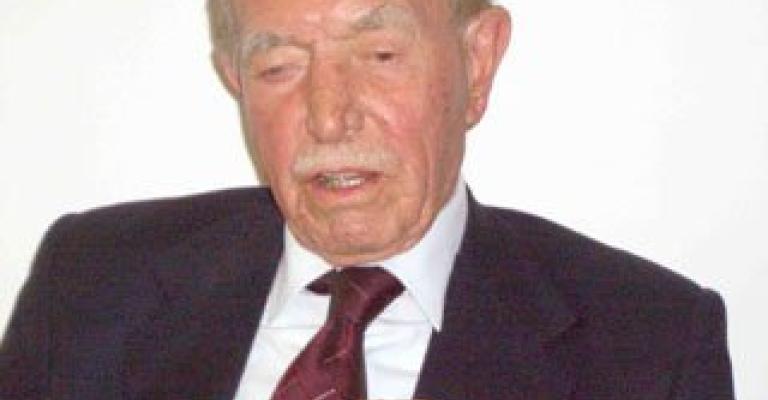 رابطة الكتاب تعلن أسماء المكرمين بجائزة "أبو غربية" لثقافة المقاومة