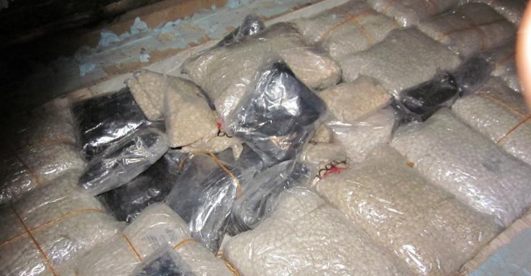 الأمن: ضبط ربع مليون حبة مخدرة و2 كيلو حشيش الأمن: ضبط ربع مليون حبة مخدرة و2 كيلو حشيش