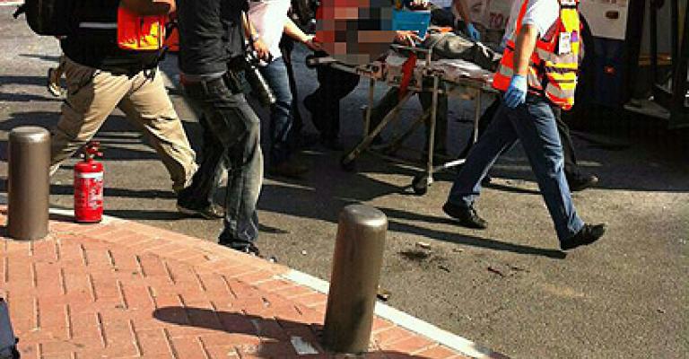 فلسطيني يطعن 9 مستوطنين في تل أبيب