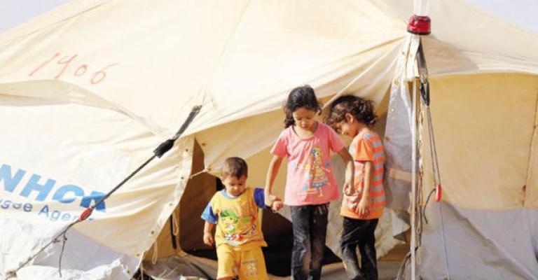 الأطفال يشكلون 51.8 % من إجمالي اللاجئين السوريين الأطفال يشكلون 51.8 % من إجمالي اللاجئين السوريين