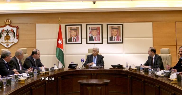 اجتماع حكومي لبحث الاعتداءات على الشبكات الكهربائية اجتماع حكومي لبحث الاعتداءات على الشبكات الكهربائية