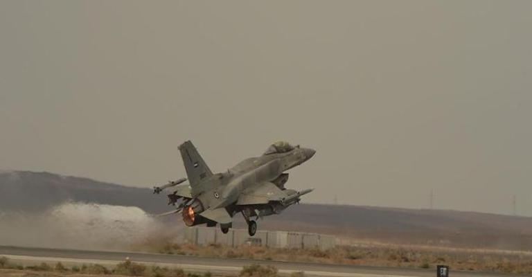طائرات إف 16 إماراتيّة تقصف "داعش" وتعود للقواعد في الأردن طائرات إف 16 إماراتيّة تقصف "داعش" وتعود للقواعد في الأردن