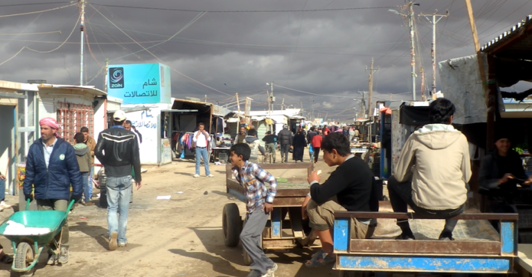 الصناعة في "الزعتري" تساهم بدفع عجلة التجارة الداخلية الصناعة في "الزعتري" تساهم بدفع عجلة التجارة الداخلية