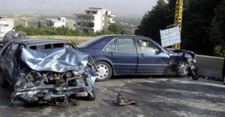 إصابة 5 أشخاص بحادث مركبتين في إربد