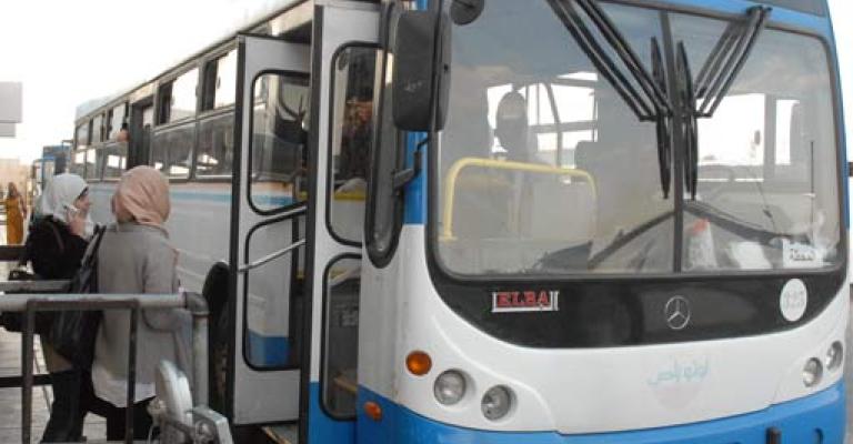 بعد نشر "هنا الزرقاء" لمعاناتهم.. تخصيص حافلة لطلبة الجامعة الهاشمية بالظليل بعد نشر "هنا الزرقاء" لمعاناتهم.. تخصيص حافلة لطلبة الجامعة الهاشمية بالظليل